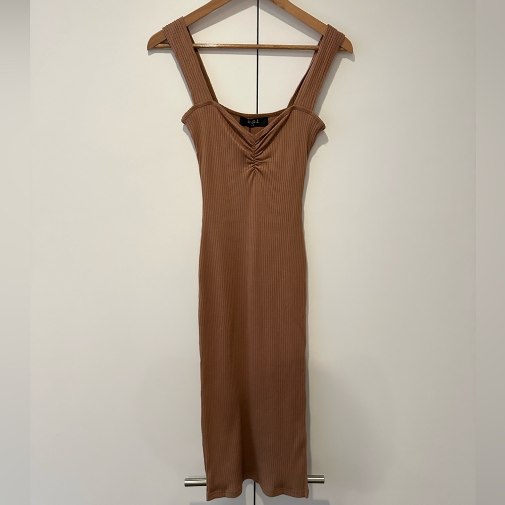 Ribbed knit midi dress